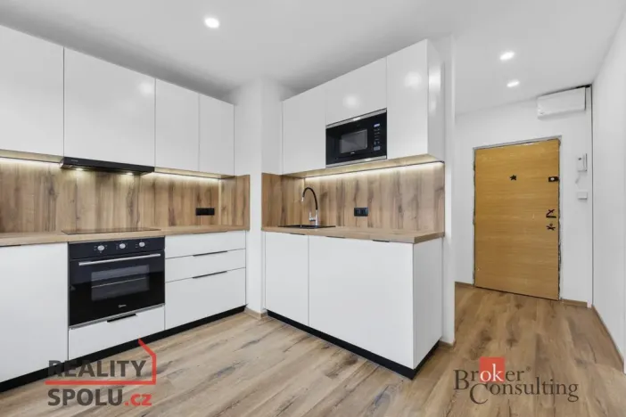 Prodej bytu 1+1, Hradec Králové - Nový Hradec Králové, Pod Zámečkem, 32 m2