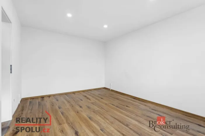 Prodej bytu 1+1, Hradec Králové - Nový Hradec Králové, Pod Zámečkem, 32 m2