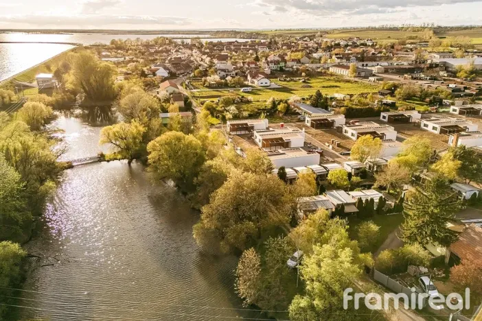 Prodej komerčního pozemku, Strachotín, 2851 m2