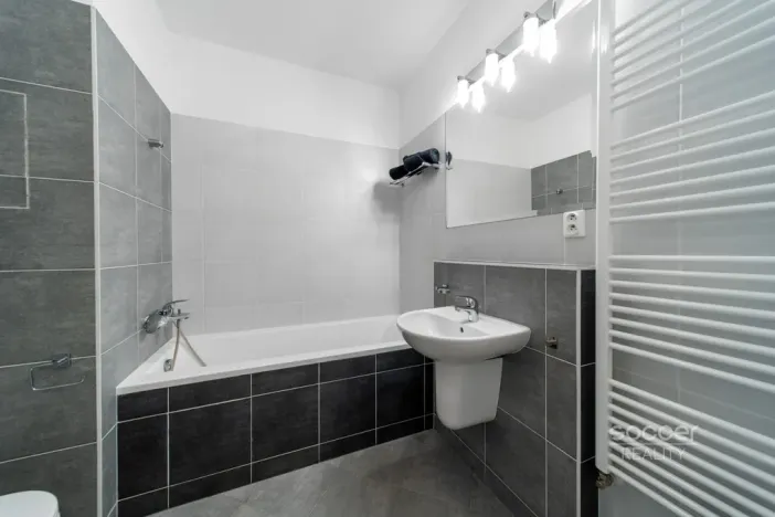 Prodej bytu 2+kk, Praha - Kyje, Farkašova, 48 m2