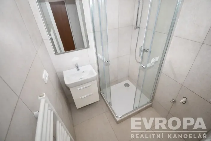 Pronájem bytu 1+kk, Praha - Střížkov, Jablonecká, 46 m2