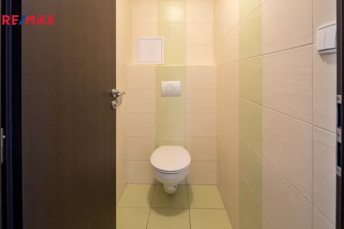 Pronájem bytu 3+1, Karlovy Vary - Doubí, Spálená, 83 m2