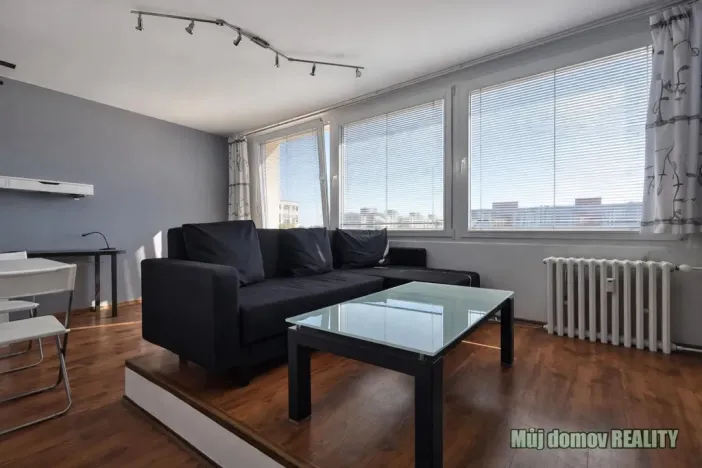 Pronájem bytu 1+1, Praha - Prosek, Jetřichovická, 30 m2