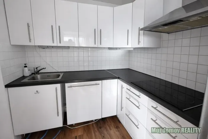 Pronájem bytu 1+1, Praha - Prosek, Jetřichovická, 30 m2