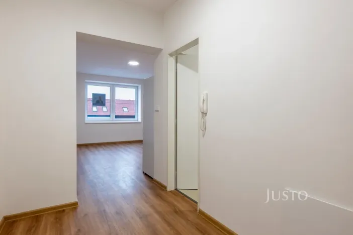 Pronájem bytu 1+kk, Staré Město, Hradišťská, 34 m2