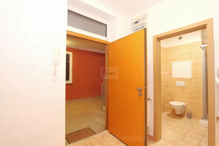 Pronájem bytu 1+kk, Praha - Kamýk, Mariánská, 31 m2