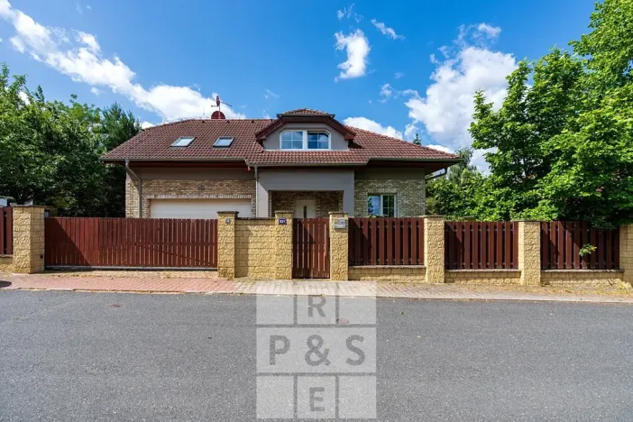 Prodej rodinného domu, Průhonice, Pod Valem II., 243 m2