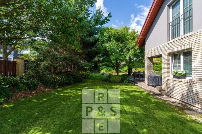 Prodej rodinného domu, Průhonice, Pod Valem II., 243 m2