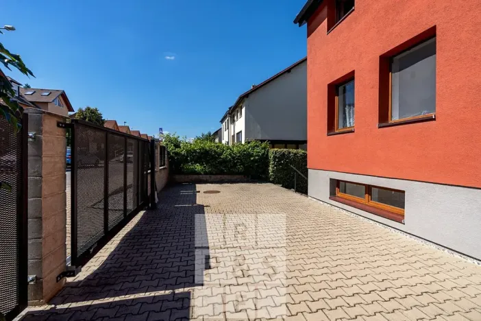 Prodej vícegeneračního domu, Praha - Štěrboholy, Pod areálem, 333 m2