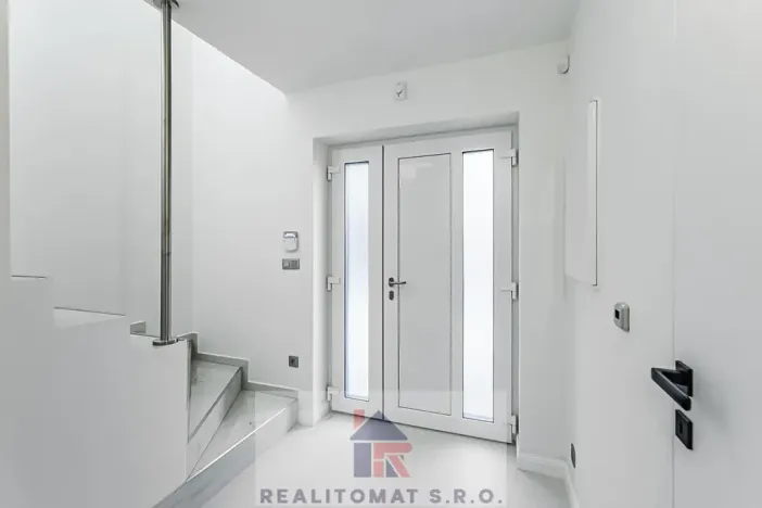 Prodej vily, Praha - Komořany, Pod lesem, 770 m2