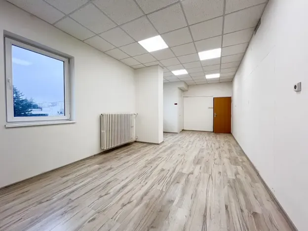 Pronájem obchodního prostoru, Kopřivnice, Nové náměstí, 60 m2