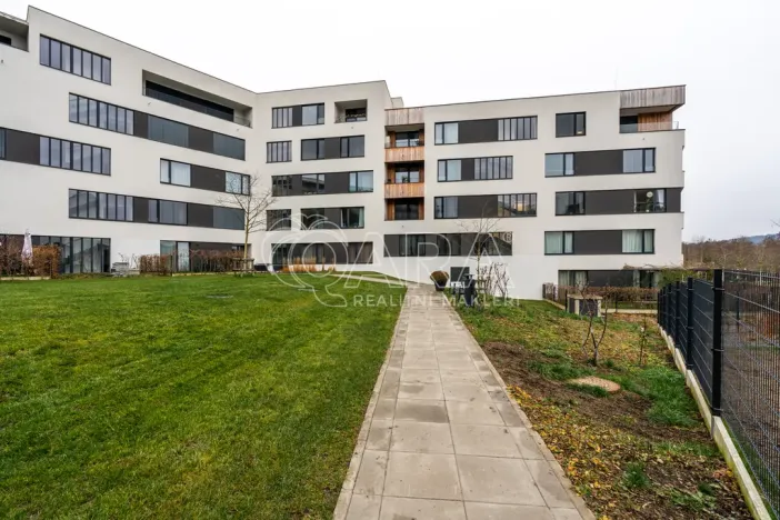 Pronájem bytu 1+kk, Praha - Braník, Skálové, 44 m2