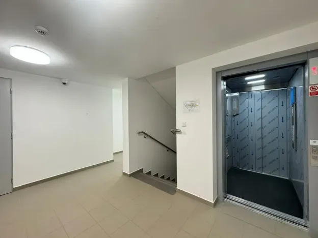 Pronájem bytu 2+kk, Pardubice - Zelené Předměstí, nábřeží Závodu míru, 80 m2