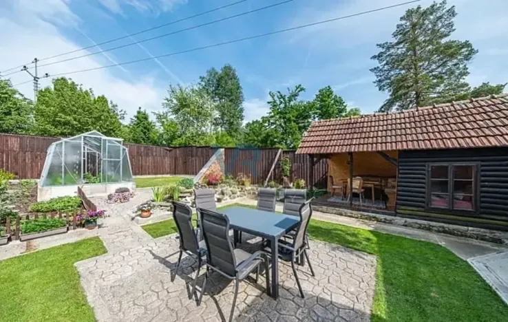 Prodej bytu 3+1, Trhové Sviny, 72 m2