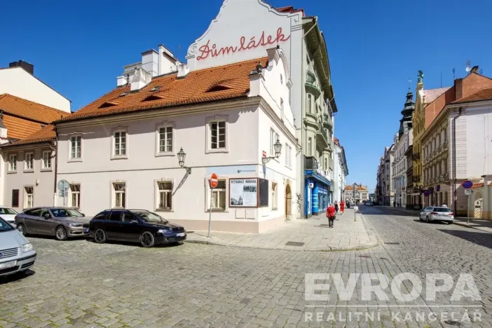 Pronájem bytu 3+1, Plzeň - Vnitřní Město, Bezručova, 95 m2