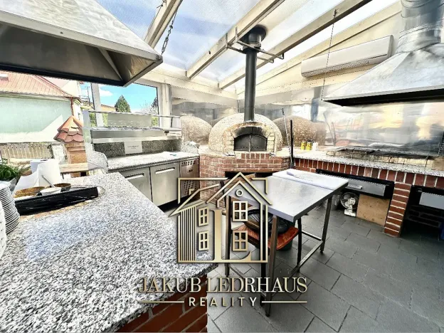 Pronájem restaurace, Roztoky, Lidická, 400 m2