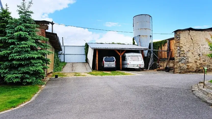 Prodej ubytování, Dešov, 2827 m2