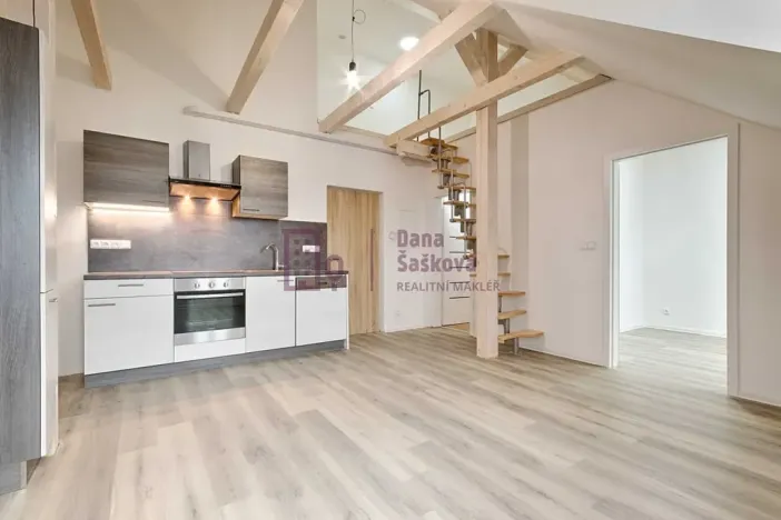 Pronájem bytu 2+kk, Jindřichův Hradec, 49 m2