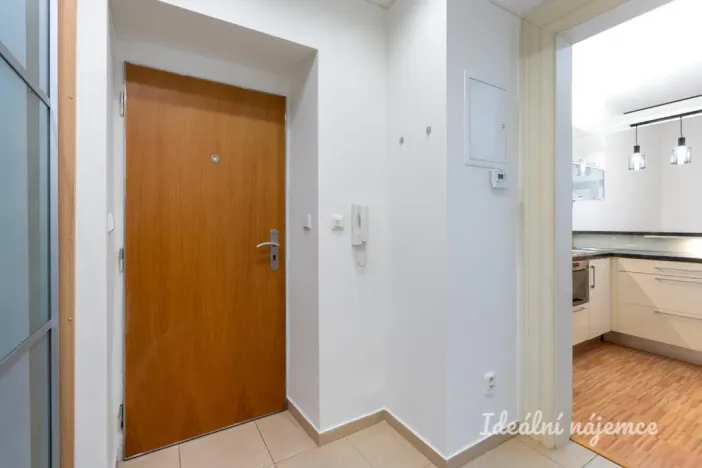 Pronájem bytu 2+kk, Praha, Plaská, 40 m2