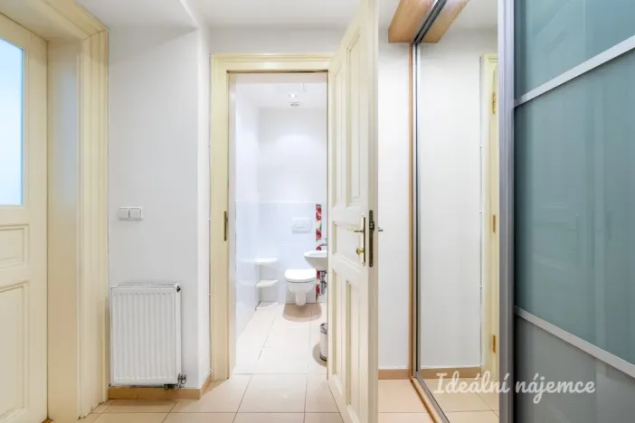 Pronájem bytu 2+kk, Praha, Plaská, 40 m2