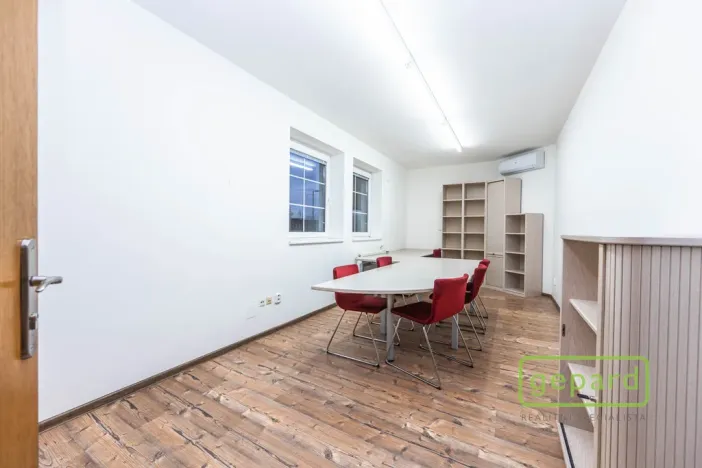 Pronájem kanceláře, Praha, Světická, 188 m2