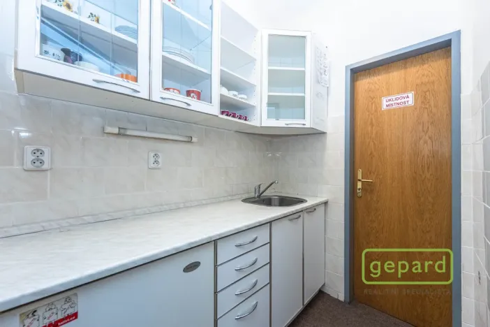 Pronájem kanceláře, Praha, Světická, 188 m2