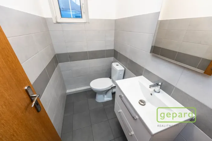 Pronájem kanceláře, Praha, Světická, 188 m2