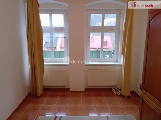 Pronájem bytu 1+1, Karlovy Vary, Petřín, 37 m2