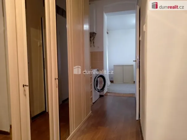 Pronájem bytu 1+1, Karlovy Vary, Petřín, 37 m2