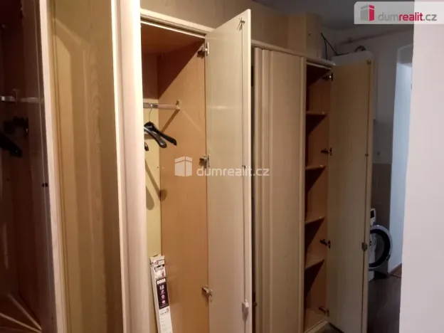 Pronájem bytu 1+1, Karlovy Vary, Petřín, 37 m2