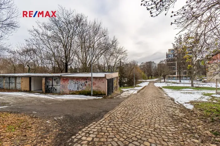 Prodej garáže, Praha - Břevnov, 18 m2