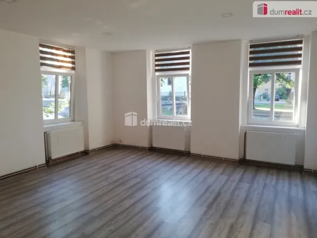Pronájem bytu 2+1, Modlany, 80 m2