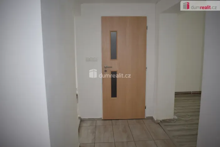 Pronájem bytu 2+1, Modlany, 80 m2