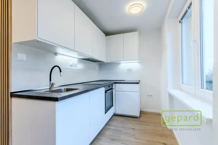 Prodej bytu 3+1, Praha, Hrusická, 73 m2