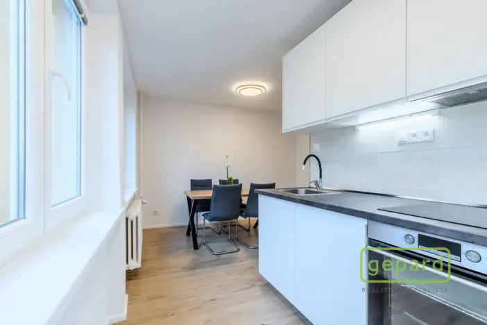 Prodej bytu 3+1, Praha, Hrusická, 73 m2