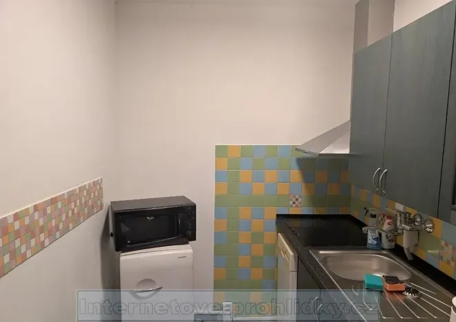 Pronájem bytu 2+kk, Praha - Kobylisy, Burešova, 45 m2