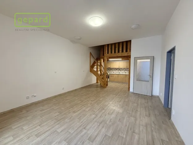 Pronájem bytu 2+kk, Sokolov, Křížová, 61 m2