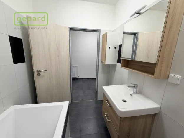 Pronájem bytu 2+kk, Sokolov, Křížová, 61 m2