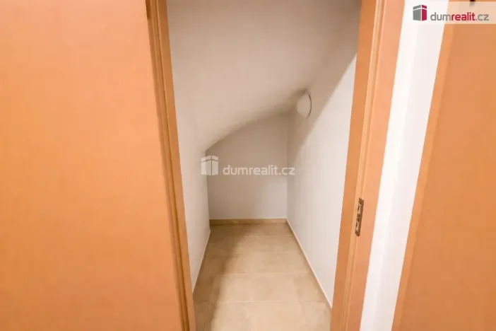 Pronájem rodinného domu, Praha - Březiněves, Za sadem, 180 m2