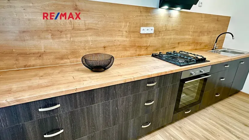 Pronájem bytu 3+1, Kladno, Litevská, 66 m2