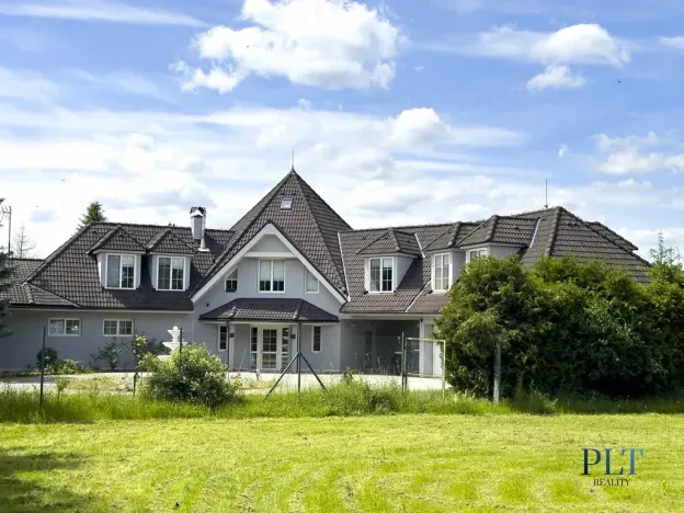 Pronájem vily, Babice, Starobabická, 728 m2