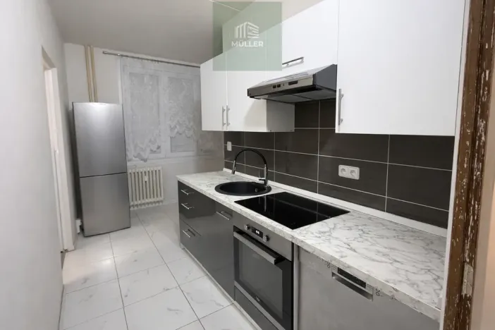 Pronájem bytu 4+1, Plzeň - Skvrňany, Macháčkova, 88 m2