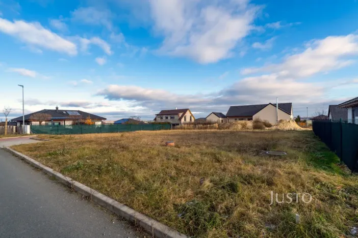 Prodej pozemku pro bydlení, Tuřany, 742 m2