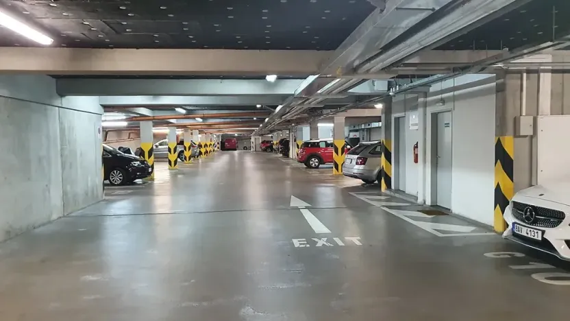 Pronájem bytu 1+kk, Praha - Modřany, Spinozova, 38 m2