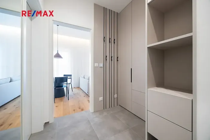 Pronájem bytu 2+kk, Praha - Vinohrady, Slezská, 43 m2