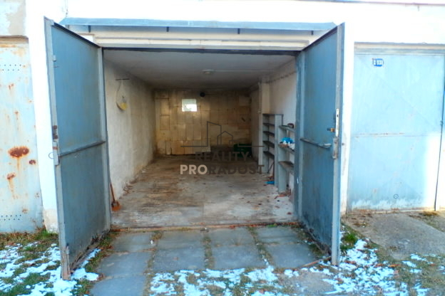 Pronájem garáže, Znojmo, Palliardiho, 19 m2