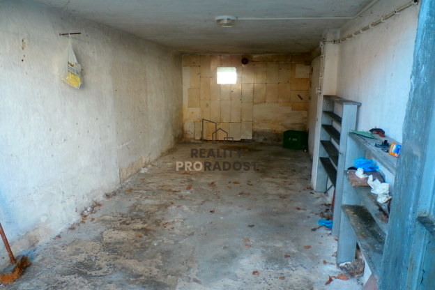 Pronájem garáže, Znojmo, Palliardiho, 19 m2