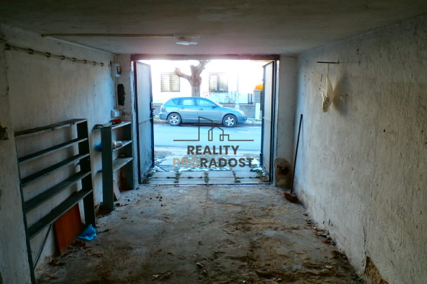 Pronájem garáže, Znojmo, Palliardiho, 19 m2