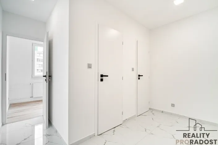 Pronájem bytu 2+kk, Ostrava - Poruba, Vietnamská, 41 m2