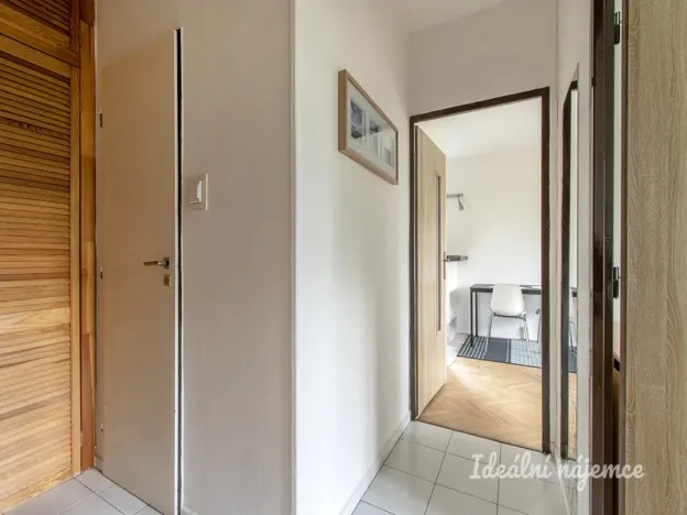 Pronájem bytu 2+kk, Praha - Michle, V zápolí, 39 m2